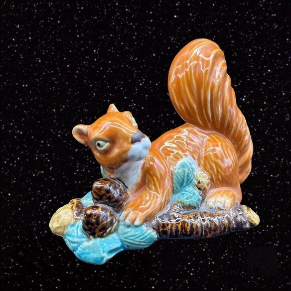 VINTAGE SQUIRREL ART POTTERY STATUETTE FIGURINE 6”T 8”W - Picture 6 of 9